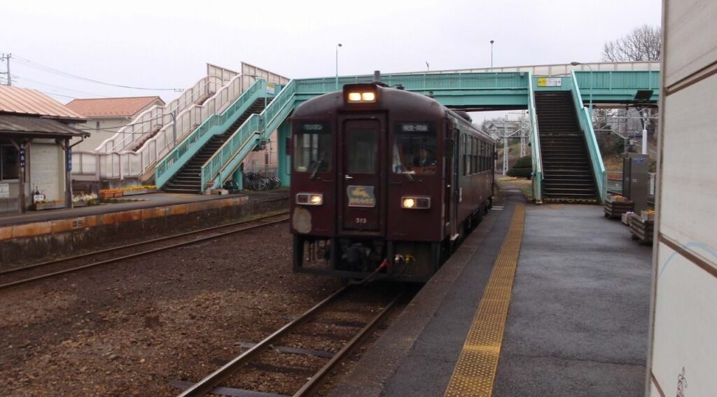 【希少】オイラー探検 : 無限大の滝と12連峰 幻の滝】越早滝 ※約2時間歩かないと辿り着けない幻の滝 No.214